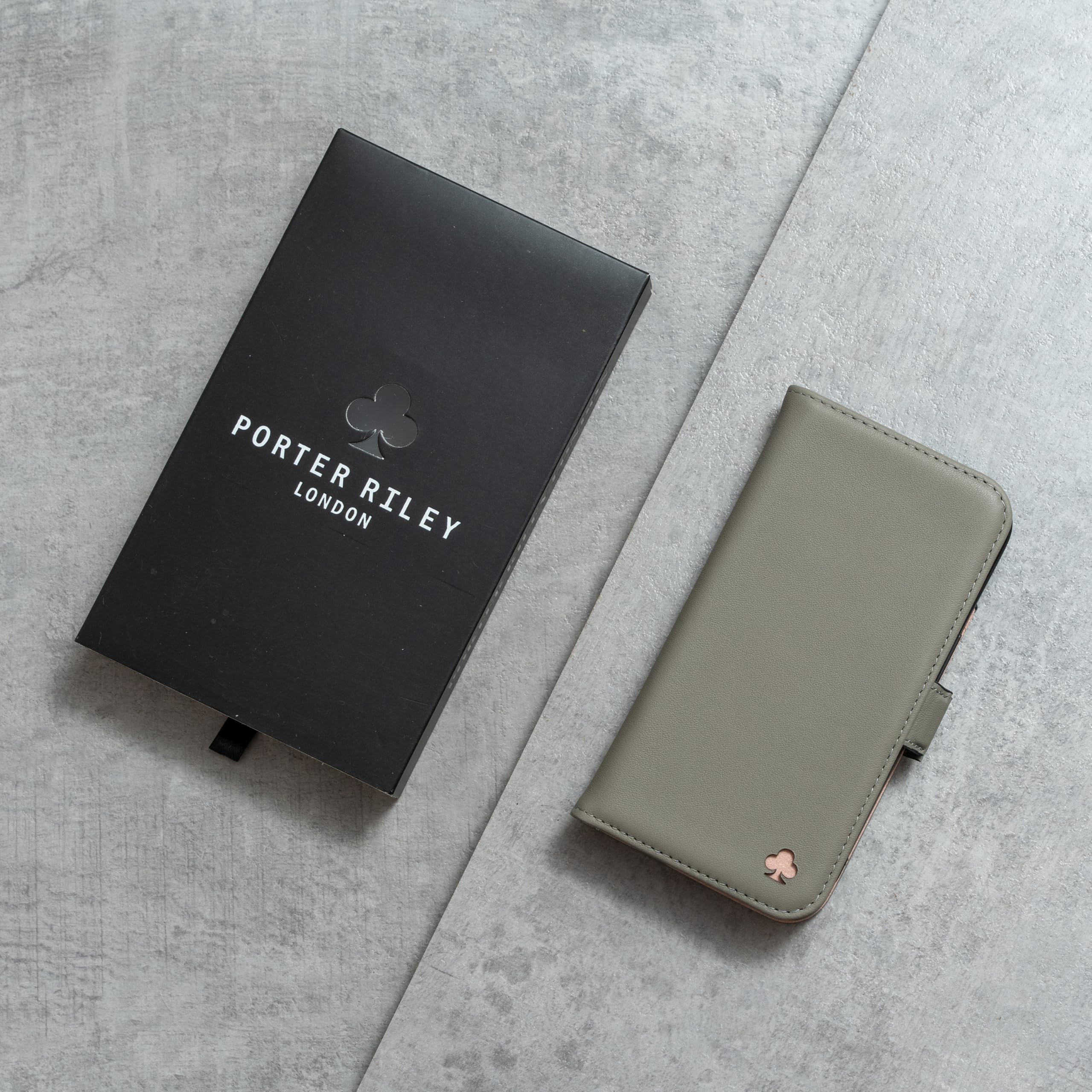 Amazon.co.jp: Porter Riley - iPhone 17 Pro対応レザーケース